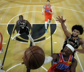 在线体育-身材优势带来防守压制，雄鹿让字母哥找到舒适区