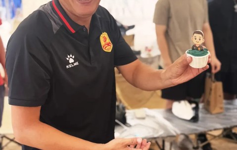 FBSports官方网站-只上1天班！曝王霄已从中超升班马离任